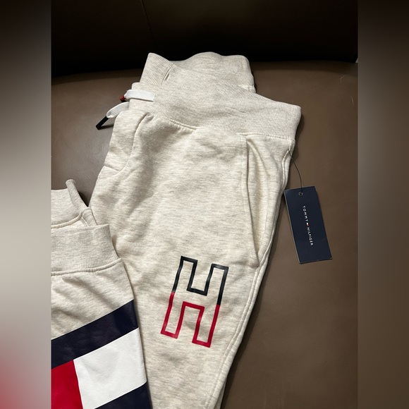 Tommy Hilfiger Kids Light Beige Joggers with Logo - Picture 4 of 17